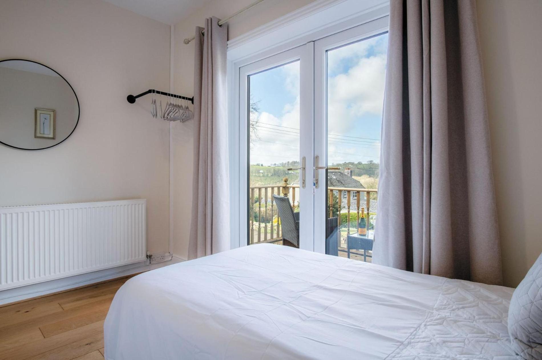Sorrento - 3 Bed Holiday Home - Wisemans Bridge Stepaside  Экстерьер фото
